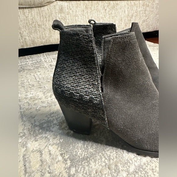 Minnetonka Mari Genuine Suede Charcoal Moccasin Heeled Ankle Booties - Picture 8 of 13